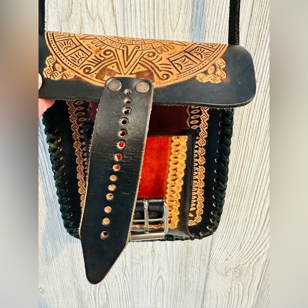 VINTAGE HAND TOOLED LEATHER Purse Bag Mexico Crossbody Adjustable Brown Boho - Picture 13 of 16